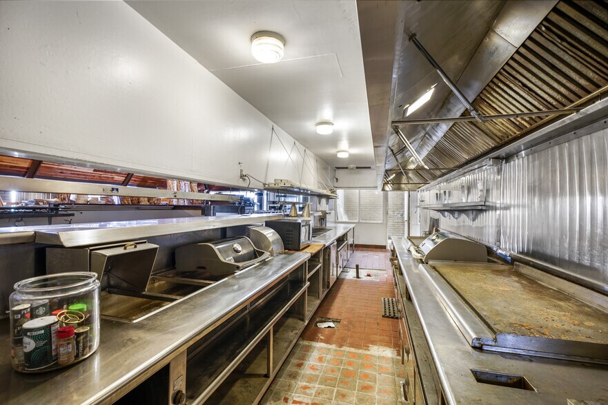 More Photos Of 4070 Country Rd 89, Dunnigan Restaurant For Sale