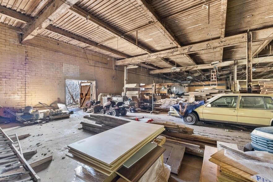 More Photos Of 115 Mill St, Warrenville Manufacturing For Sale