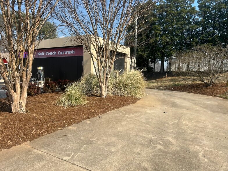 More Photos Of 1025 Burkemont Ave ave, Morganton Convenience Store For Lease