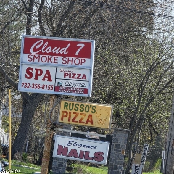 More Photos Of 713 E Main St, Bridgewater General Retail For Lease