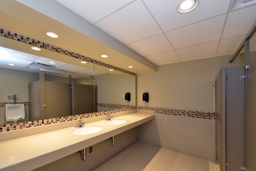 More Photos Of 4901 NW 17th Way, Fort Lauderdale Office For Lease