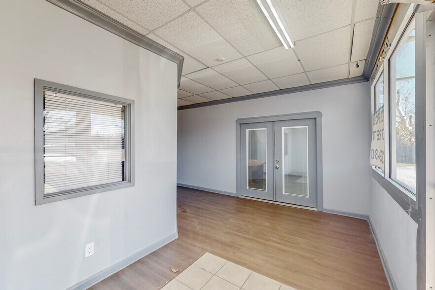 More Photos Of 8120 White Settlement Rd, White Settlement Coworking Space