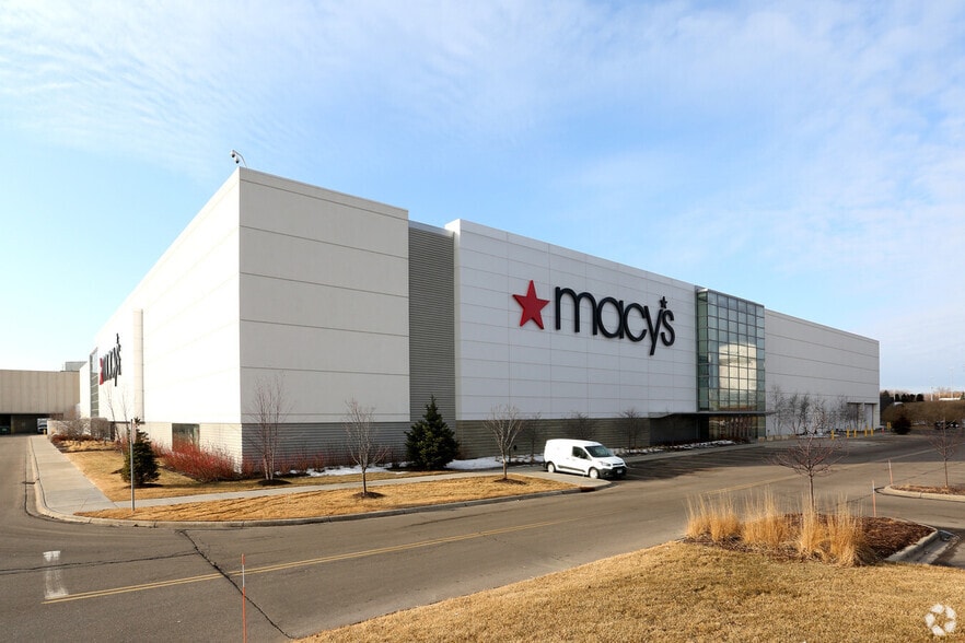 More Photos Of 12401 Wayzata Blvd, Minnetonka Unknown For Lease