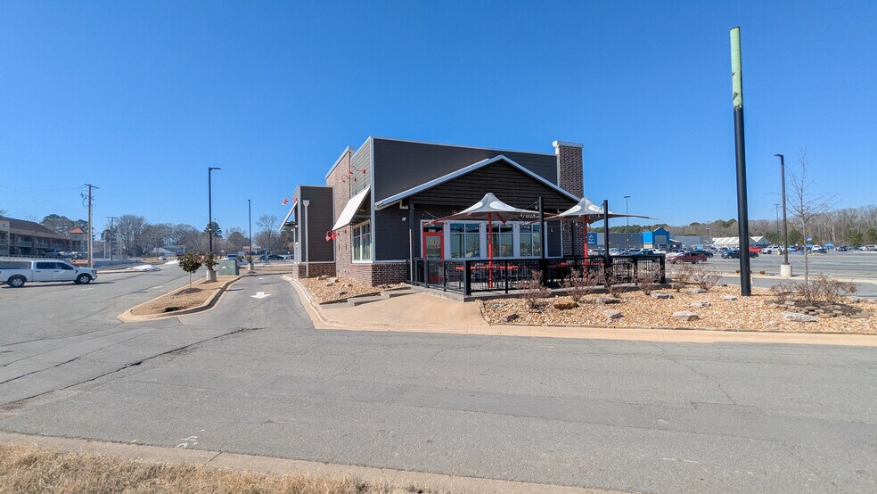 More Photos Of 1870 John Harden Dr, Jacksonville Freestanding For Lease