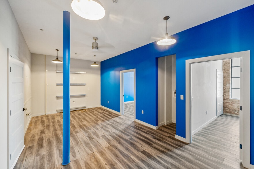 More Photos Of 122 E Laurel St, Mullins Industrial For Sale