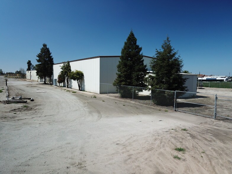 More Photos Of 43016 Road 68, Reedley Warehouse For Lease