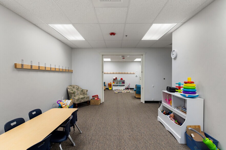 More Photos Of 5207 Young St, Bakersfield Industrial For Sale