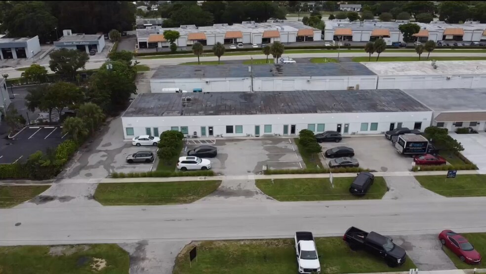 More Photos Of 4160-4260 NW 1st Ave, Boca Raton Showroom For Lease