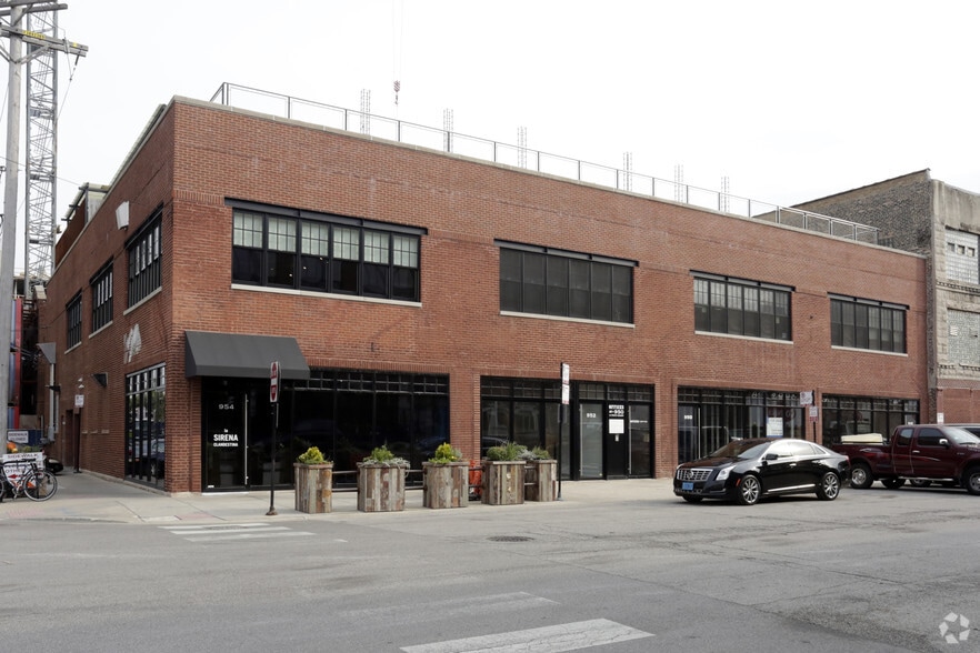 More Photos Of 948-952 W Fulton Market, Chicago Office For Lease
