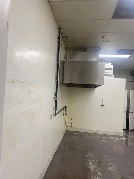 More Photos Of 720 Lake Ave, Pasadena Freestanding For Lease