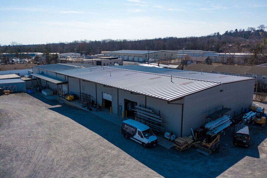 More Photos Of 911 Chicago Ave, Harrisonburg Manufacturing For Sale