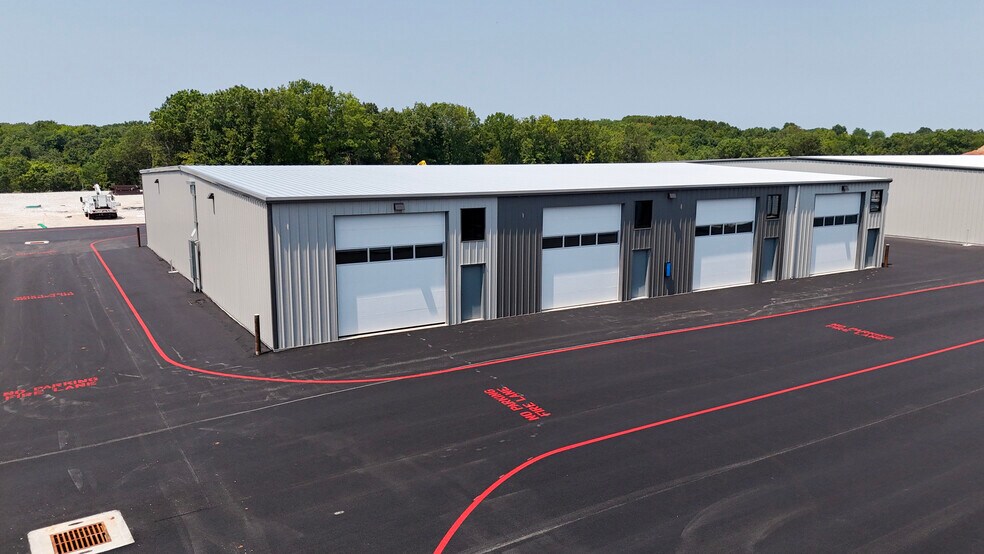 More Photos Of 25 Riverbluff Road, Ozark Self Storage For Lease