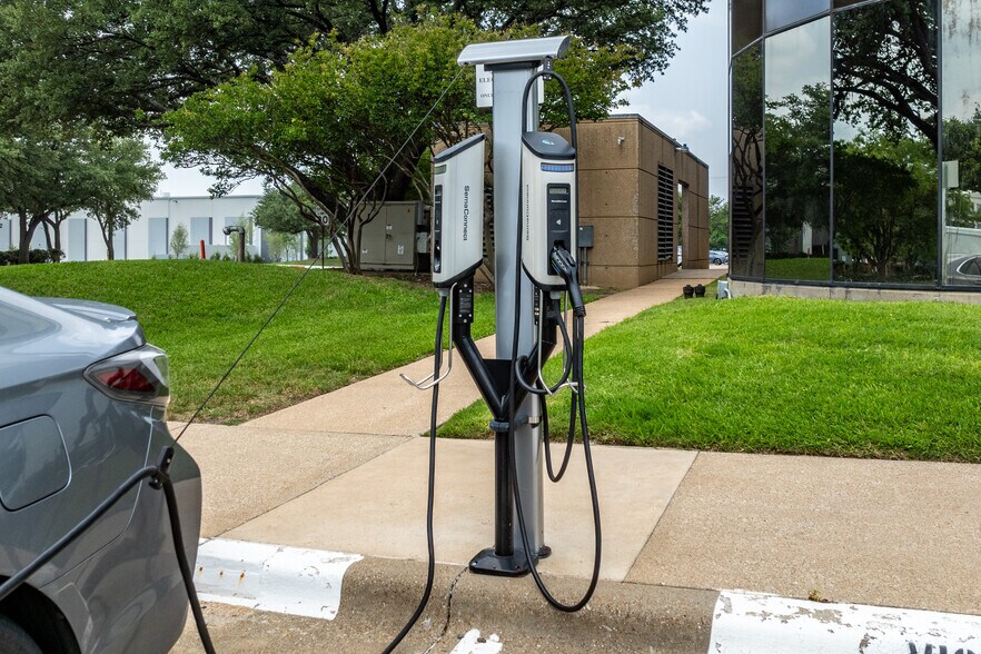 More Photos Of 16775 Addison Rd, Addison Office For Lease