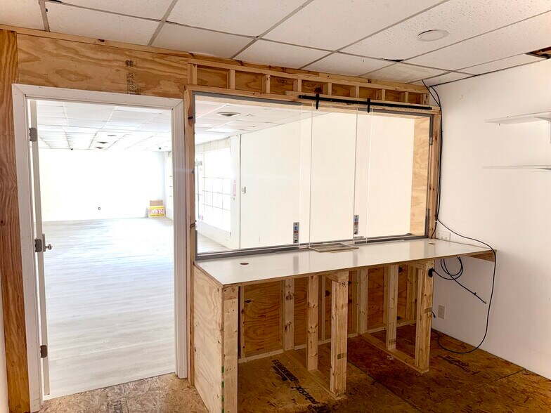 More Photos Of 3861 Washington Rd, East Point General Retail For Lease