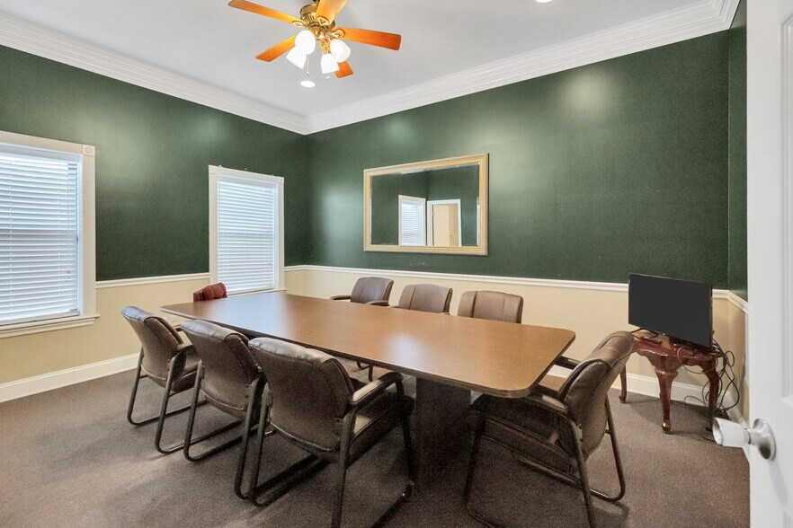 More Photos Of 121 SE Hernando Ave, Lake City Office For Sale