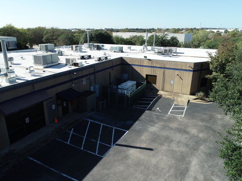 More Photos Of 8609 Cross Park Dr, Austin Office For Lease