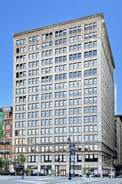 More Photos Of 200 Park Ave S, New York Office For Lease