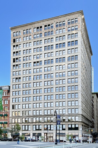 More Photos Of 200 Park Ave S, New York Office For Lease