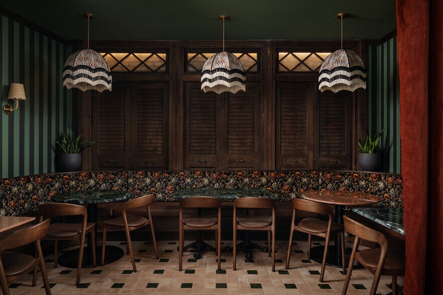 More Photos Of 1123 E 11th St, Austin Hotel For Sale