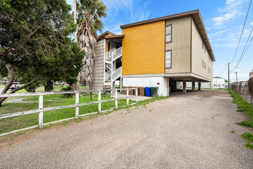 Primary Photo Of 10518 Heizer Dr, Corpus Christi Apartments For Sale