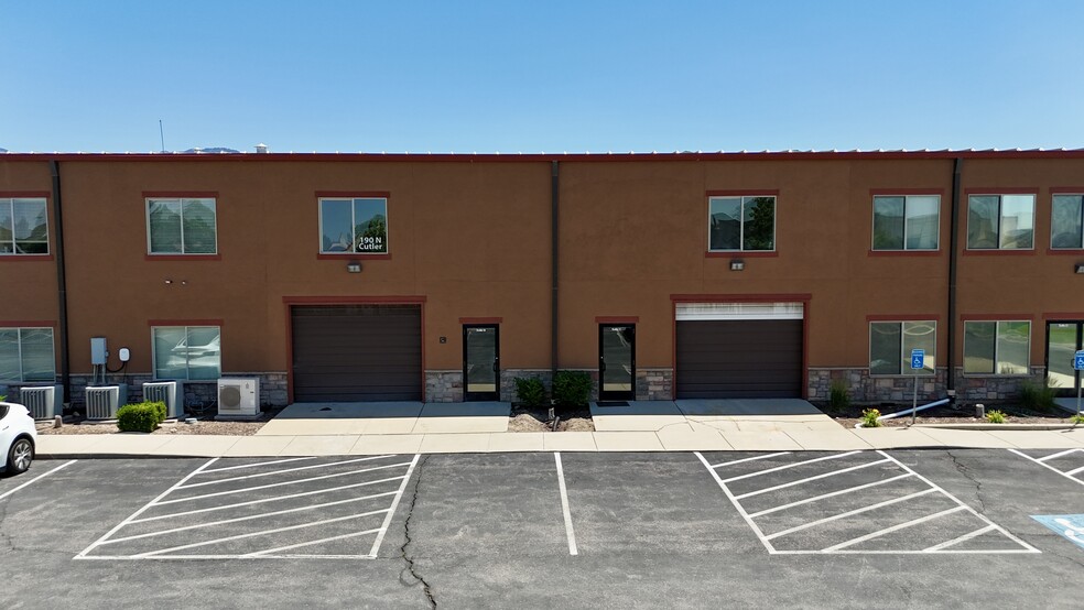 More Photos Of 190 N Cutler Dr, North Salt Lake Warehouse For Lease