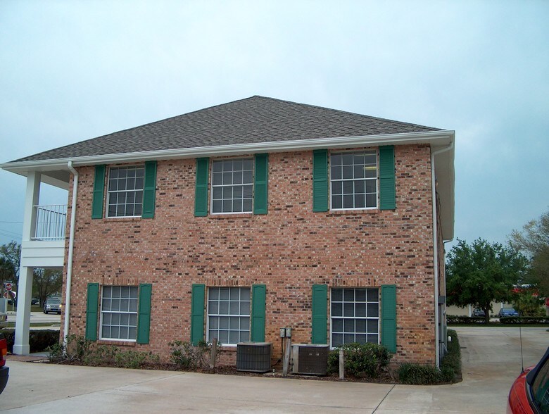 More Photos Of 2100 W New Haven Ave, Melbourne Office For Sale