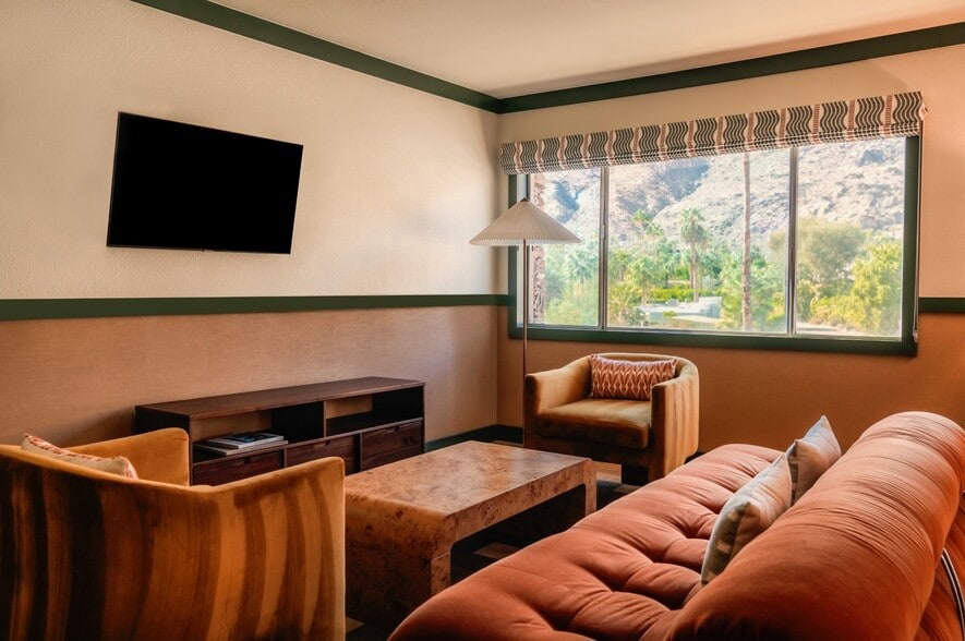More Photos Of 1700 S Palm Canyon Dr, Palm Springs Hotel For Sale