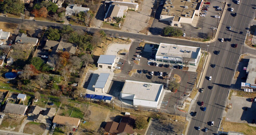 More Photos Of 1443 E Sunshine Dr, San Antonio Carwash For Sale