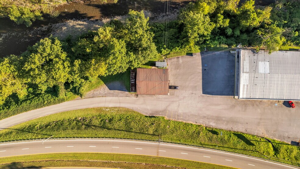 More Photos Of 1036 Anchorage Cir, Vansant Storefront For Sale