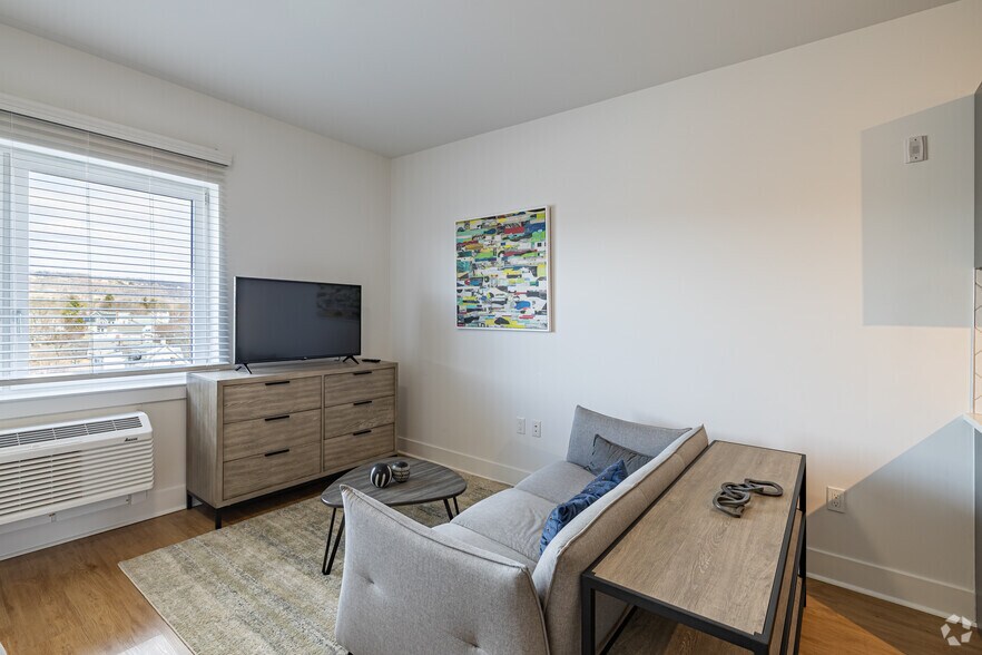 More Photos Of 1 E Main St, Bound Brook Apartments For Lease