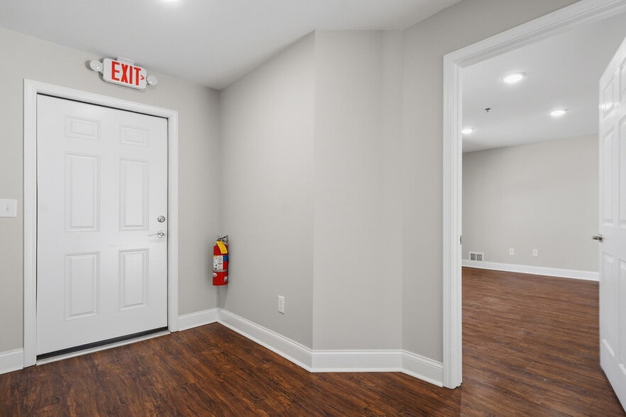 More Photos Of 2239 Scenic Dr, Snellville Office For Sale