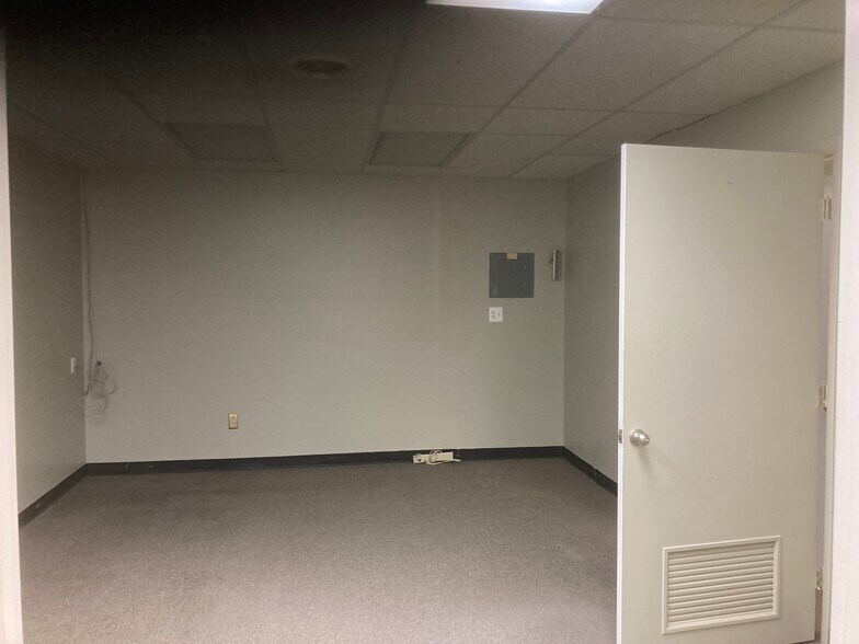 More Photos Of 11110 Liberty Rd, Randallstown Freestanding For Lease