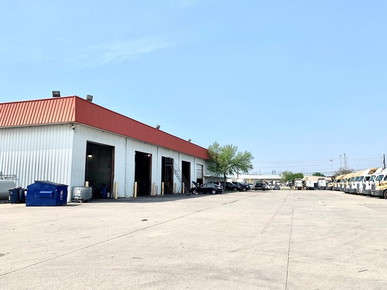 More Photos Of 9773-9777 Harry Hines Blvd, Dallas Truck Terminal For Lease