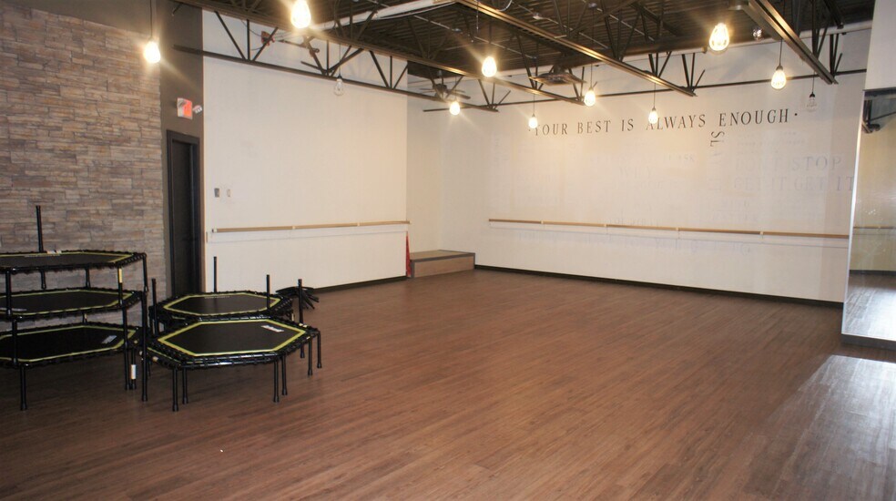 More Photos Of 134 Pembina Rd, Sherwood Park Flex For Sale