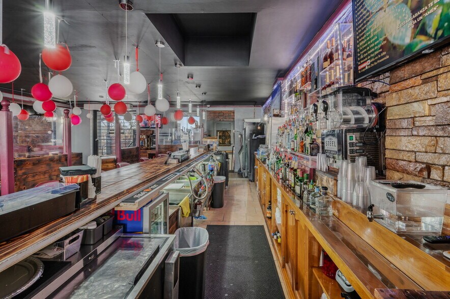 More Photos Of 200-204 Bank St, New London Storefront For Sale