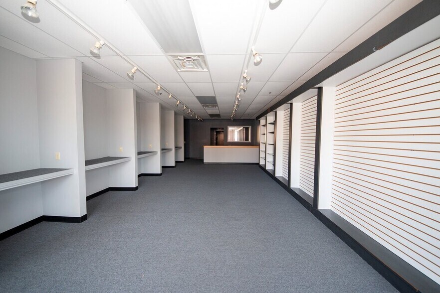 More Photos Of 2781 Jefferson Center Way, Jeffersonville Unknown For Lease