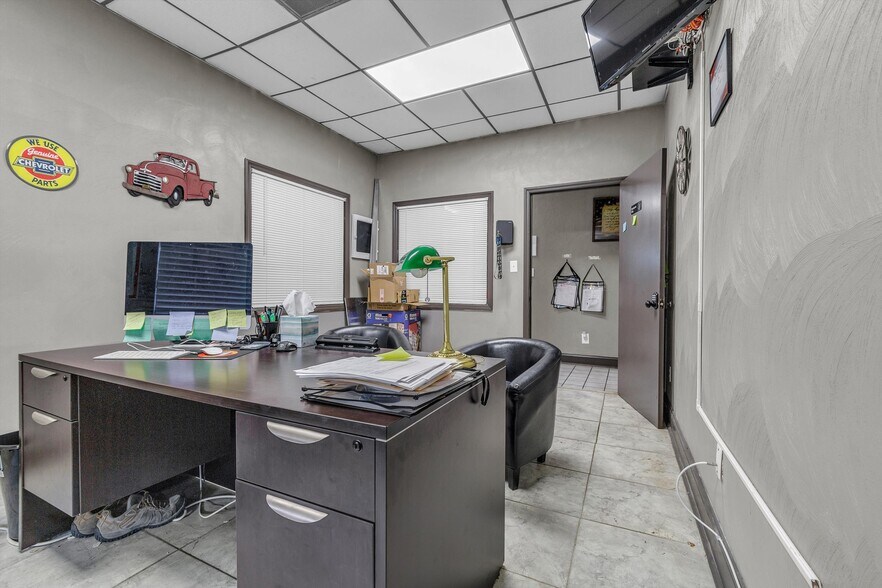 More Photos Of 1474 Peters Creek Rd NW, Roanoke Auto Repair For Sale