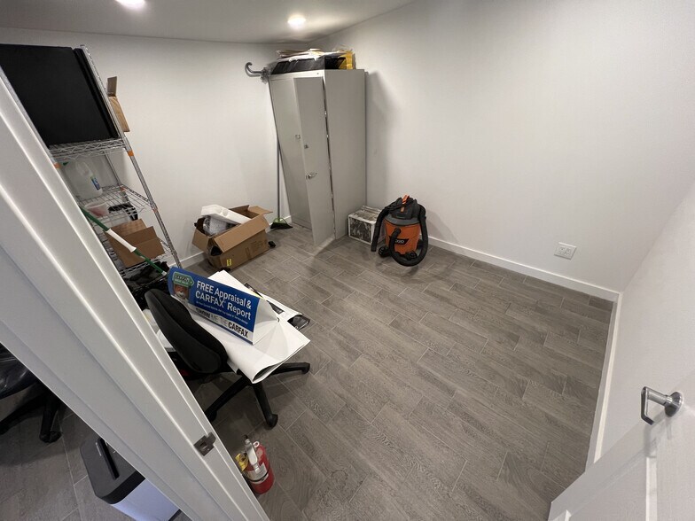 More Photos Of 4315 Pacific Ave, Forest Grove Auto Dealership For Lease