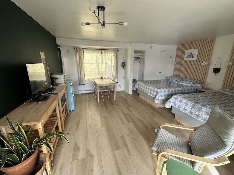 More Photos Of 640 Highway 101 N, Yachats Hotel For Sale