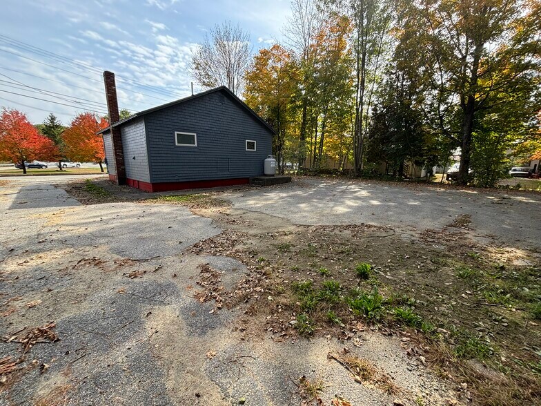 More Photos Of 107 Water Street, Farmington Office For Sale
