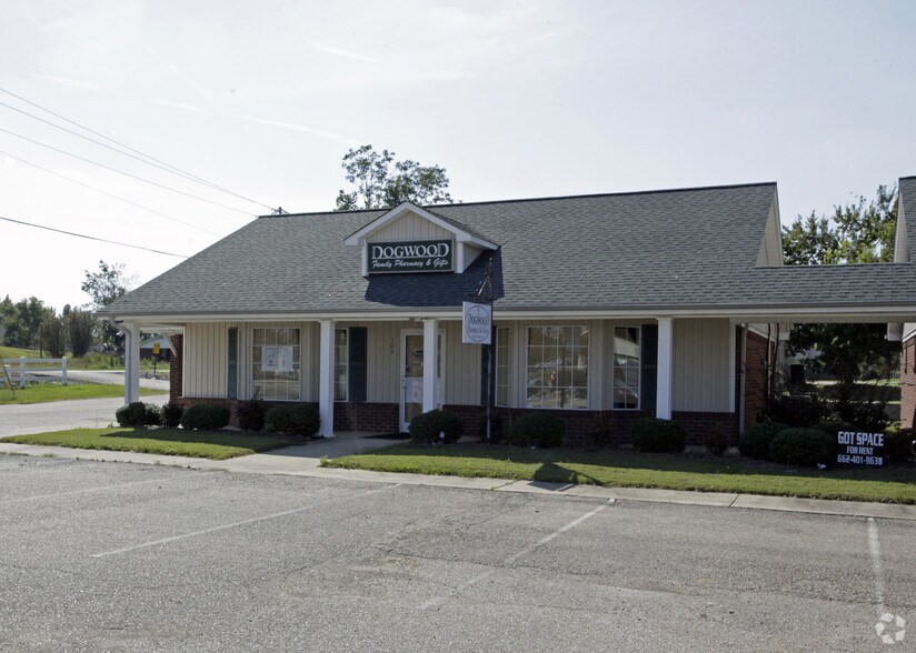 More Photos Of 103-129 Town Creek Dr, Saltillo Office Residential For Lease