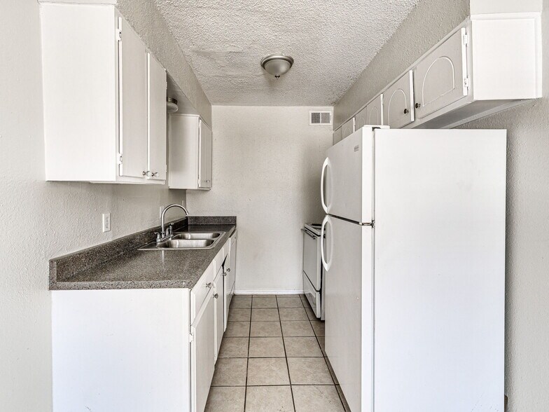 More Photos Of 7404 Lyrewood Ln, Oklahoma City Apartments For Sale