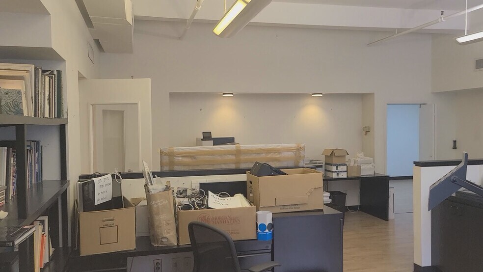 More Photos Of 305 Seventh Ave, New York Office For Lease