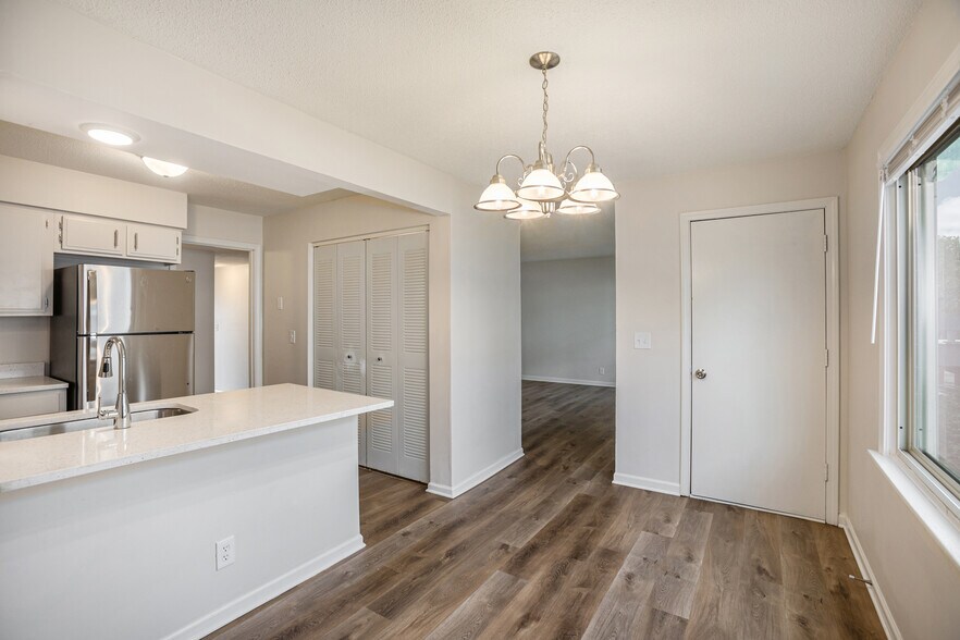 More Photos Of 8831-8837 Glenwood Ct, Overland Park Apartments For Sale