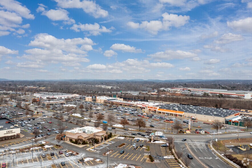 More Photos Of 111-555 Universal Dr N, North Haven Unknown For Lease