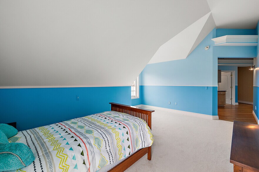 More Photos Of 10611 Lighthouse Pt, South Lyon Specialty For Sale