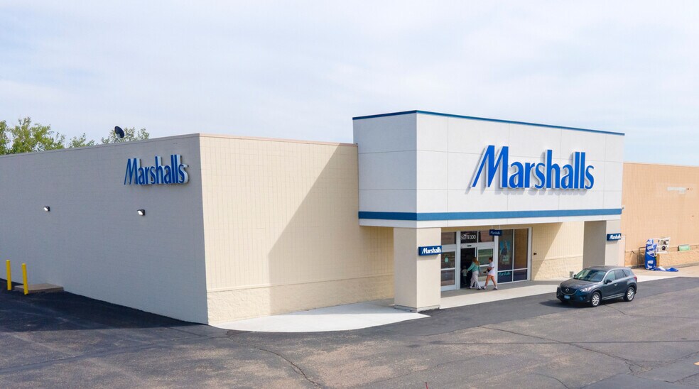 More Photos Of 1200 E Susan Dr, Marshall Freestanding For Lease