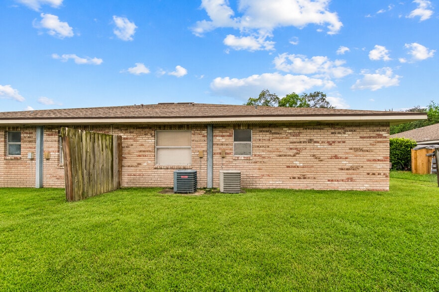 More Photos Of 3132 Bloomingdale Villas Ct, Brandon Apartments For Sale