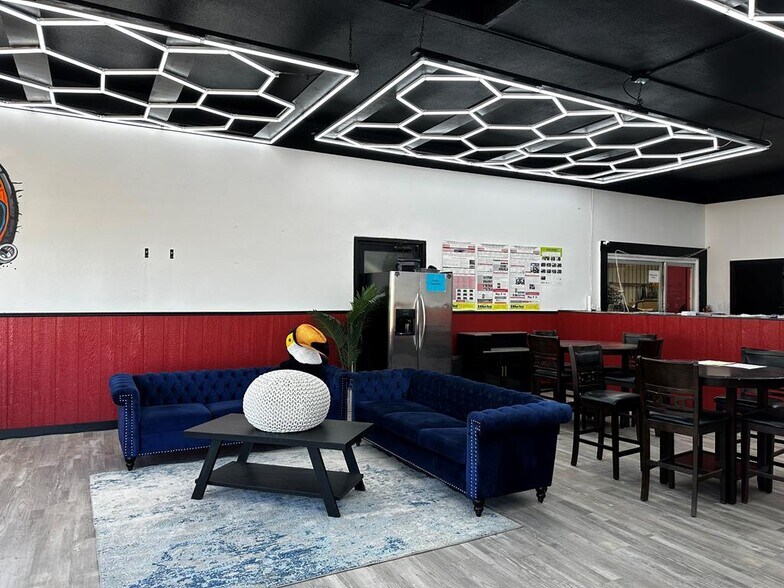 More Photos Of 301 S Betty Ave, Monahans Flex For Sale