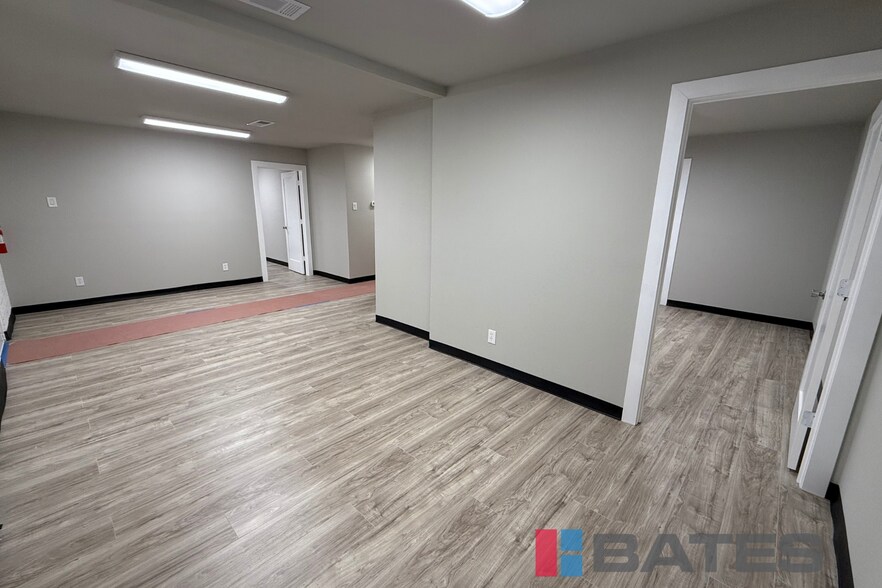 More Photos Of 2805 National Dr, Garland Warehouse For Lease